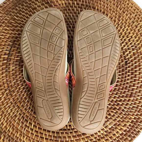 Aetrex Jules Thong Sandal - Red Beaded Shoes Size 5 Arch Support - Picture 3 of 3